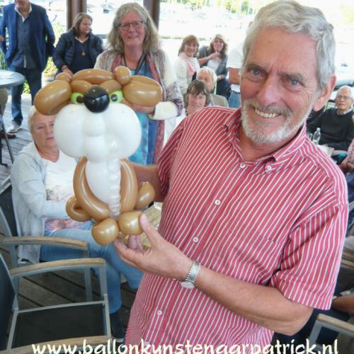 Een bulldog (inclusief kwijl) tijdens een receptie