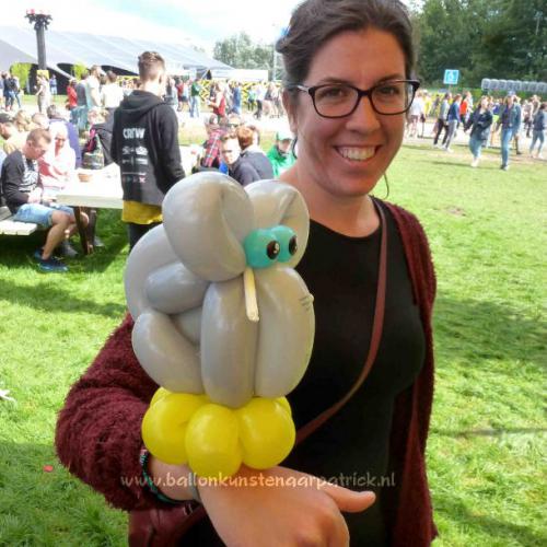 Lowlands - olifant om je pols