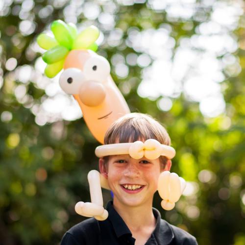 Ferb, tijdens een trouwreceptie