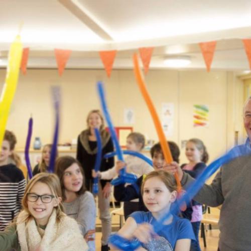 Ballonvouw workshop voor alle groepen als afscheidscadeau van de schooldirecteur