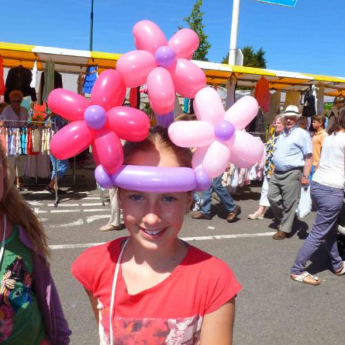 Bloemhoed op een braderie