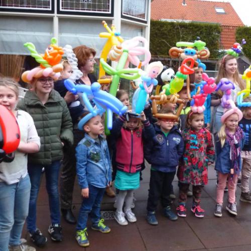 De hele kleurrijke familie