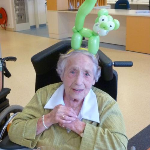 Deze mevrouw wilde dan ook wel iets op haar hoofd