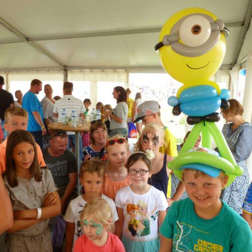 Dit was een raadspel. De jongen heeft zojuist een minion gewonnen!