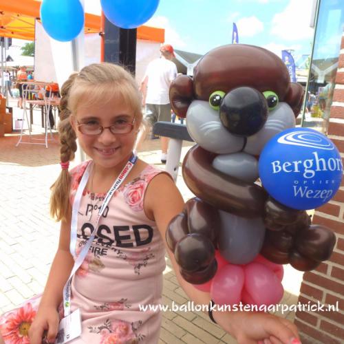 Reclameballon Otter wm.jpg